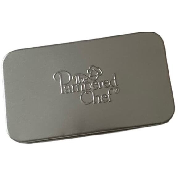 Pampered Chef Creative Cutters Set Mini Cookie Cutter Set of 8 Storage Tin 1095 - Picture 2 of 3